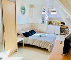Studio Confort, en face du campus 1 et du tramway